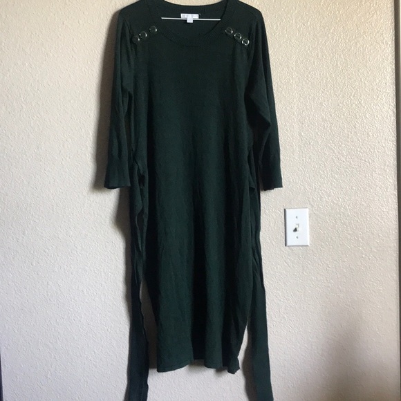 Dress - Picture 1 of 2